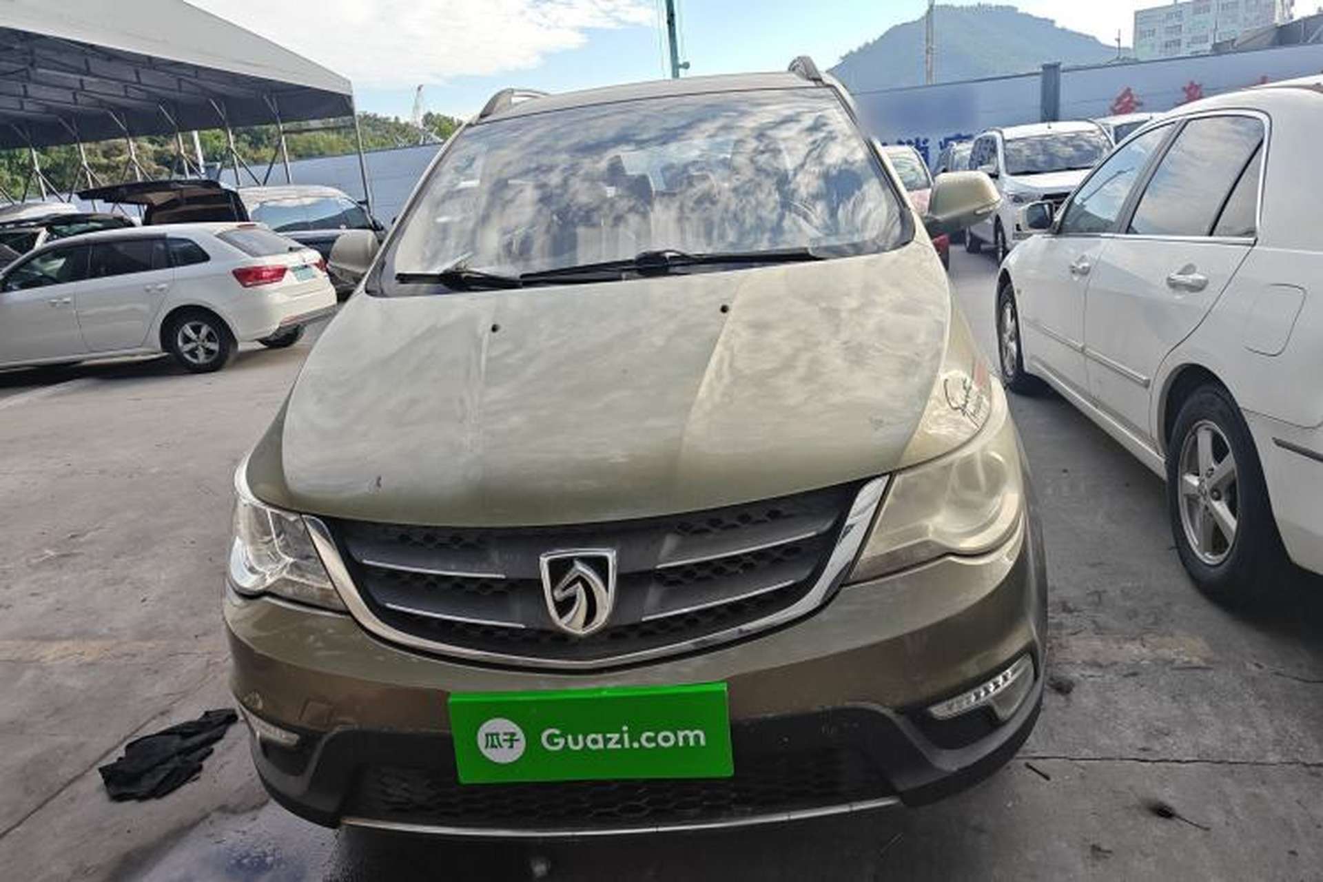 Used Baojun 730 2014 1.5L manual Comfort version 7 seats Front