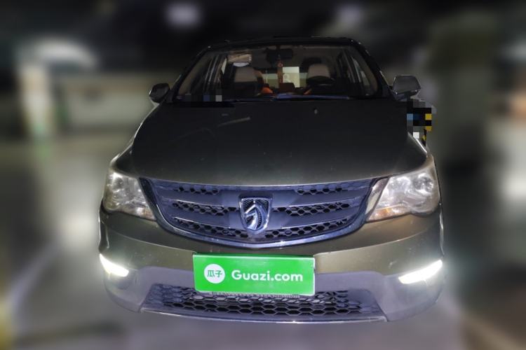 Used Baojun 730 2014 1.5L Manual Luxury Navigation ESP Version 7 Seats Front