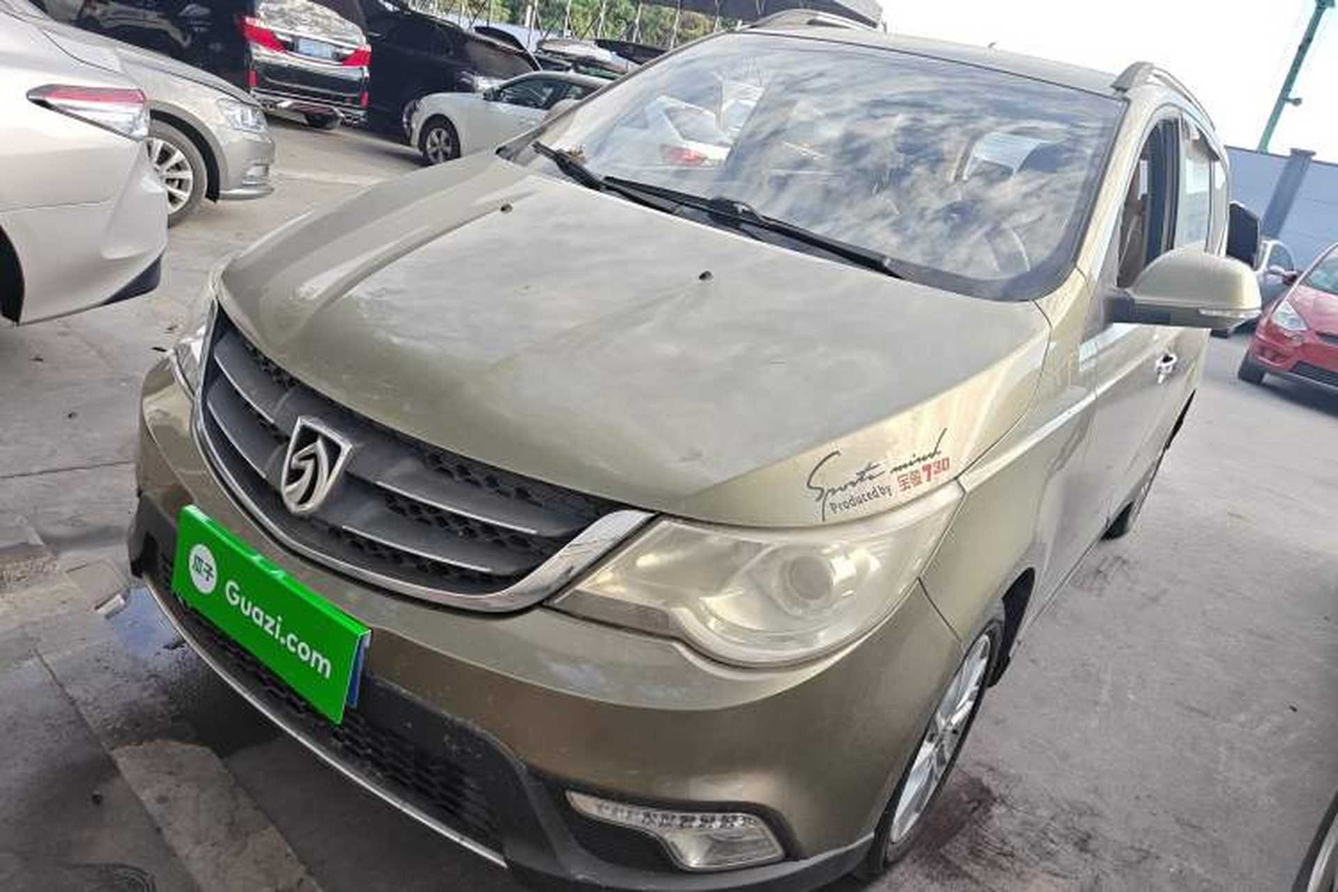 Used Baojun 730 2014 1.5L manual Comfort version 7 seats Front Left 45 Deg