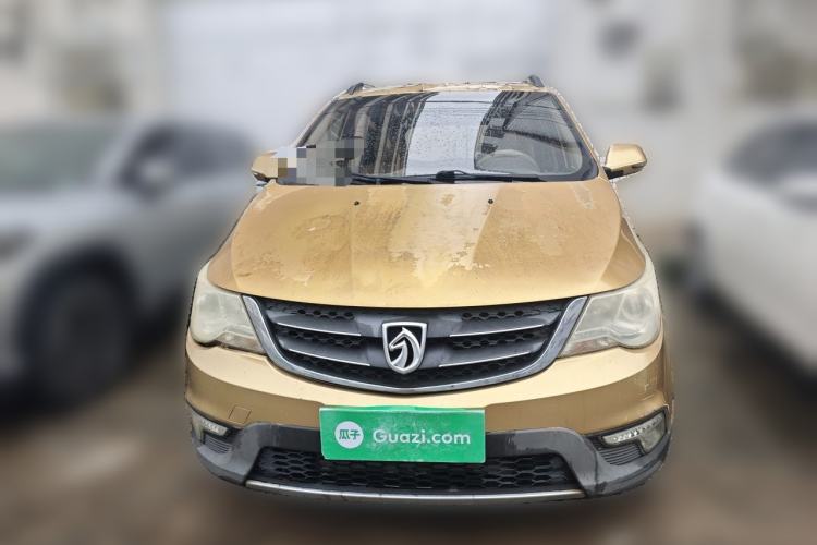 Used Baojun 730 2014 1.5L manual Comfort ESP version 7 seats Front