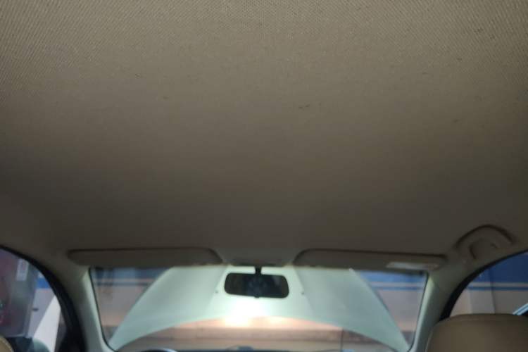 Used Baojun 730 2014 1.5L manual Comfort version 7 seats Headliner