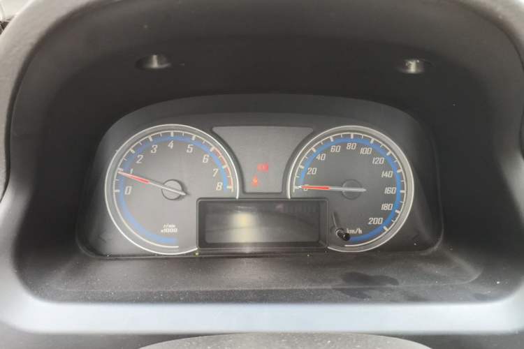 Used Baojun 730 2014 1.5L manual luxury trim 7 seats Instrument Cluster