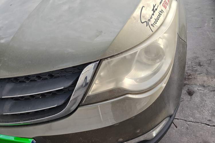 Used Baojun 730 2014 1.5L manual Comfort version 7 seats Left Front Headlight