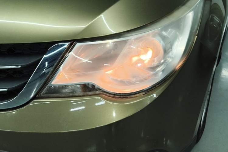 Used Baojun 730 2014 1.5L manual Comfort version 7 seats Left Front Headlight