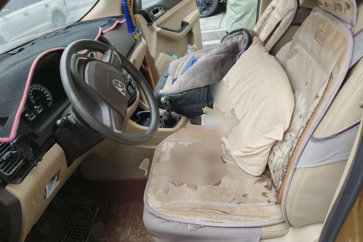 Used Baojun 730 2014 1.5L manual Comfort ESP version 7 seats Left Front Seat