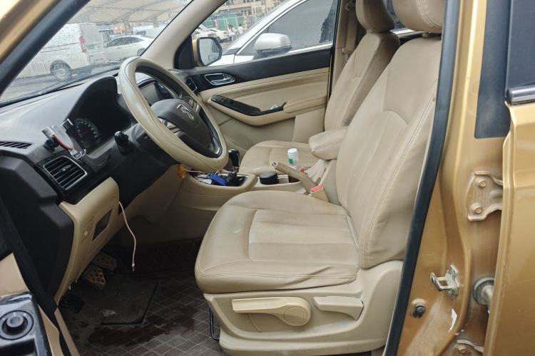 Used Baojun 730 2014 1.5L manual Comfort ESP version 7 seats Left Front Seat