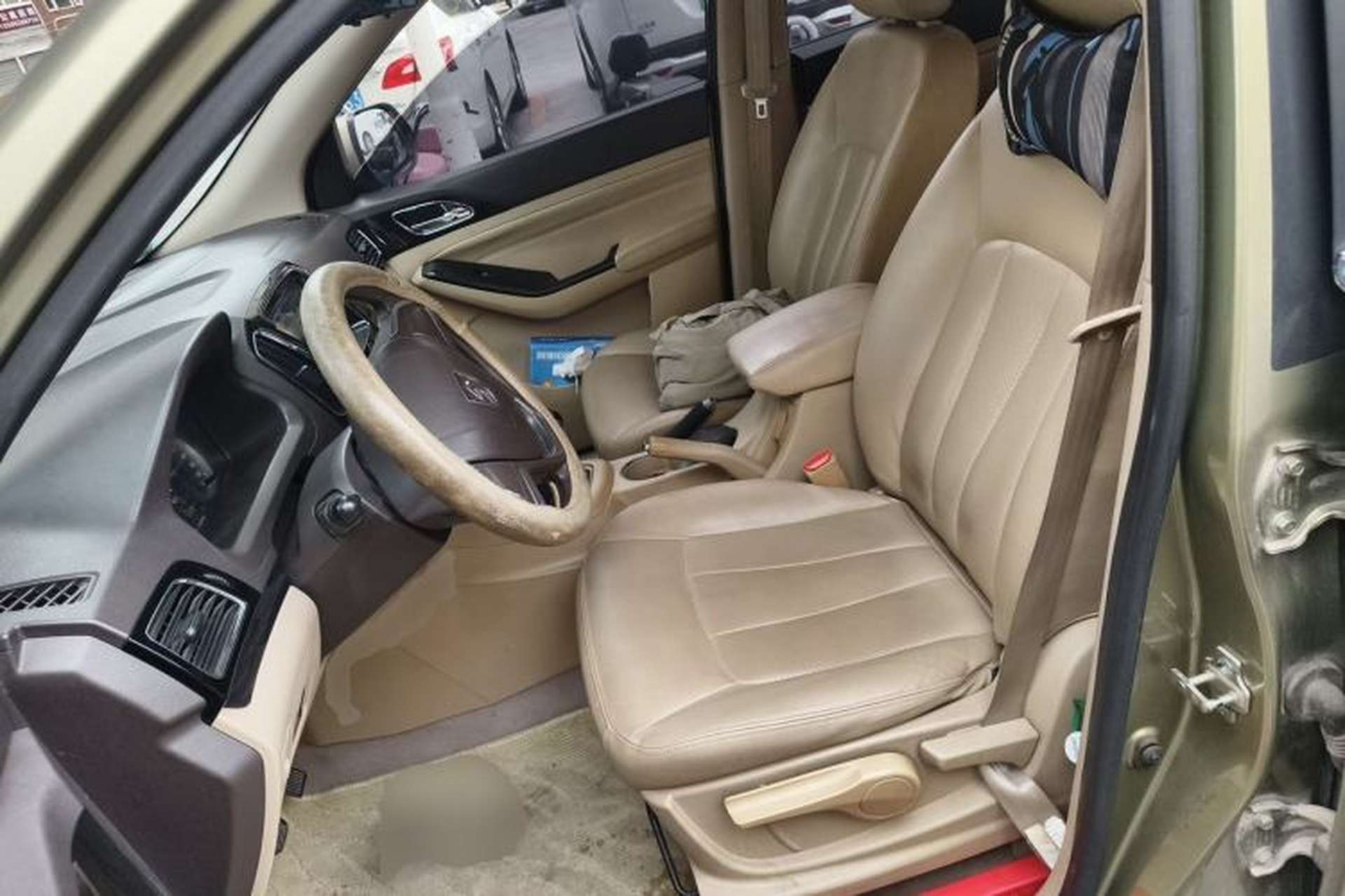 Used Baojun 730 2014 1.5L manual Comfort version 7 seats Left Front Seat