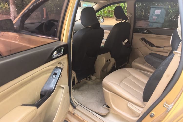 Used Baojun 730 2014 1.5L manual Comfort ESP version 7 seats Left Rear Seat