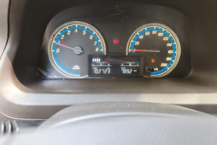 Used Baojun 730 2014 1.5L manual Comfort version 7 seats Odometer Close Up