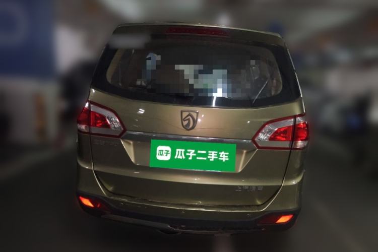 Used Baojun 730 2014 1.5L Manual Luxury Navigation ESP Version 7 Seats Rear