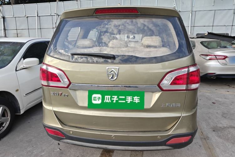 Used Baojun 730 2014 1.5L manual Comfort version 7 seats Rear