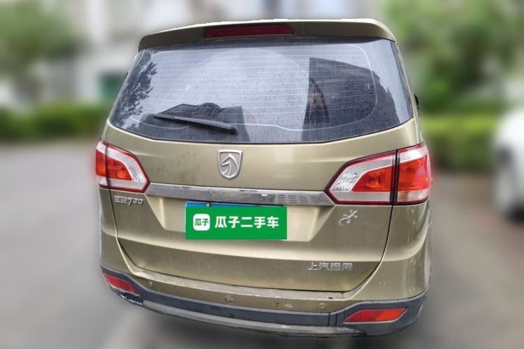 Used Baojun 730 2014 1.5L manual Comfort version 7 seats Rear