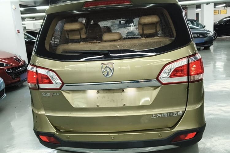 Used Baojun 730 2014 1.5L manual Comfort version 7 seats Rear