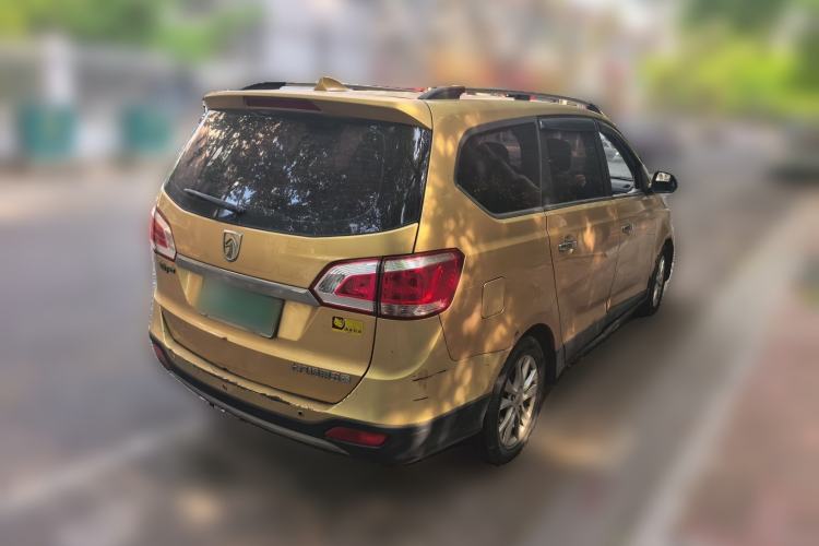 Used Baojun 730 2014 1.5L manual Comfort ESP version 7 seats Rear Right 45 Deg