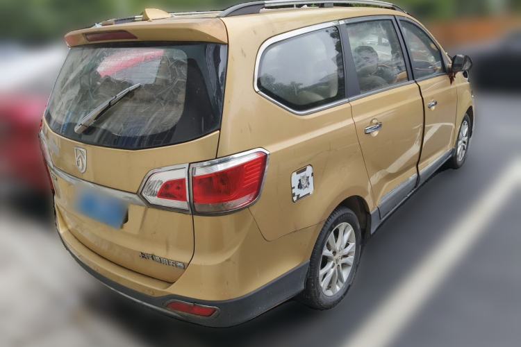Used Baojun 730 2014 1.5L manual Comfort ESP version 7 seats Rear Right 45 Deg