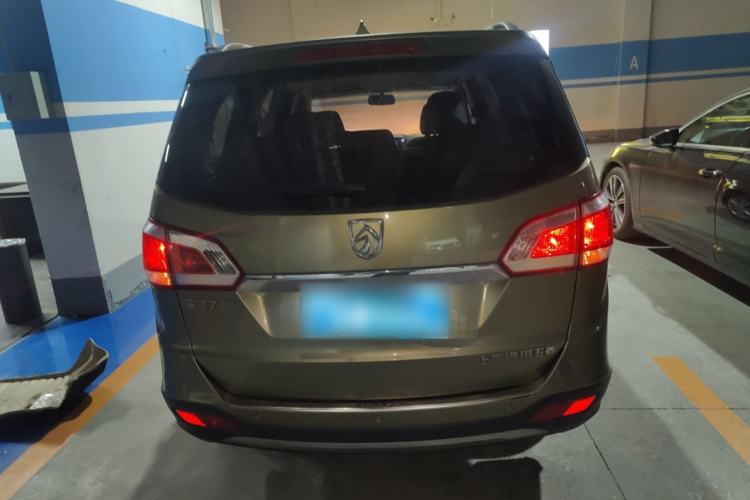Used Baojun 730 2014 1.5L manual Comfort version 7 seats Rear