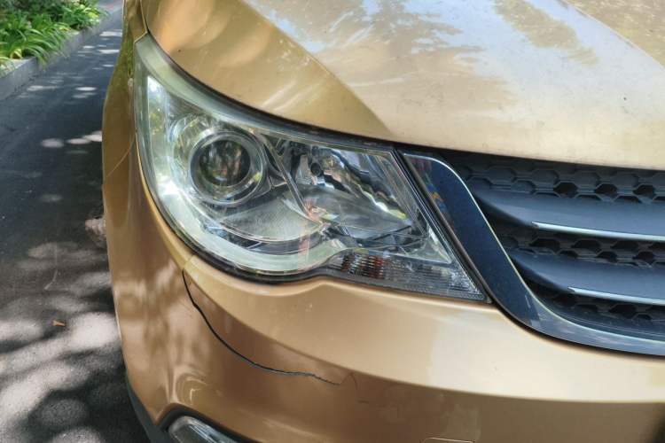 Used Baojun 730 2014 1.5L manual Comfort version 7 seats Right Front Headlight