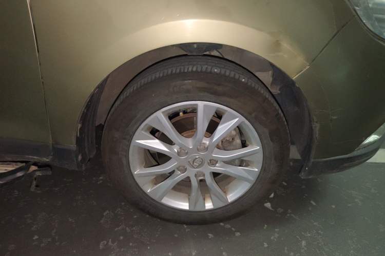 Used Baojun 730 2014 1.5L Manual Luxury Navigation ESP Version 7 Seats Right Front Wheel Hub