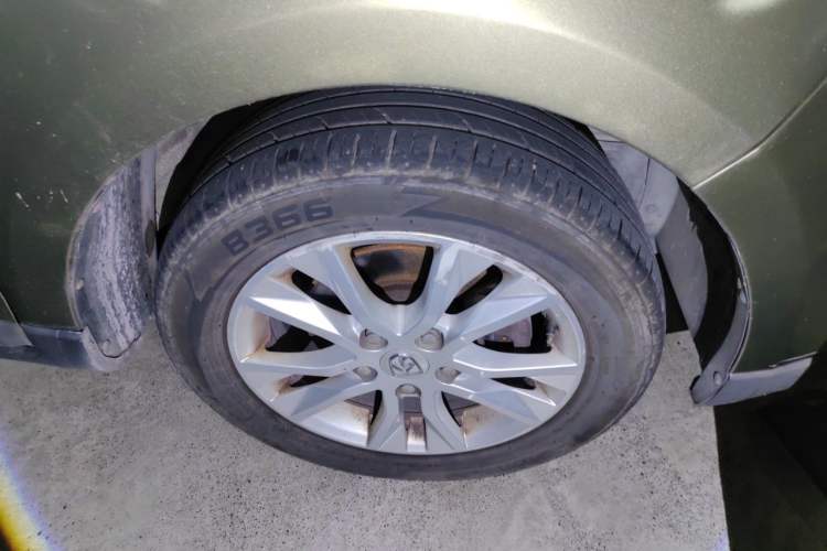 Used Baojun 730 2014 1.5L Manual Luxury Navigation ESP Version 7 Seats Right Front Wheel Hub