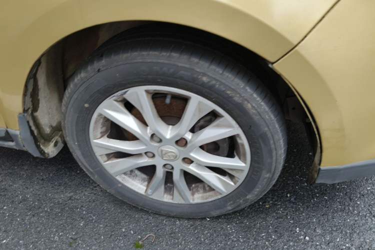 Used Baojun 730 2014 1.5L manual Comfort ESP version 7 seats Right Front Wheel Hub