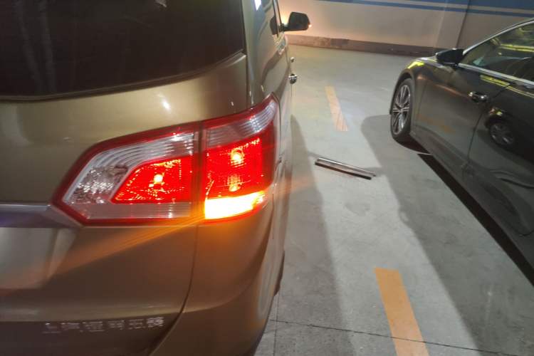 Used Baojun 730 2014 1.5L manual Comfort version 7 seats Right Rear Taillight
