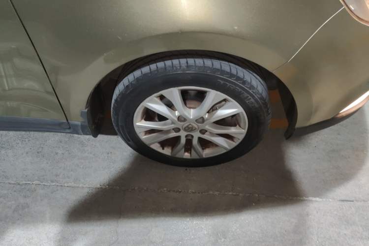 Used Baojun 730 2014 1.5L manual Comfort version 7 seats Right Rear Wheel Hub