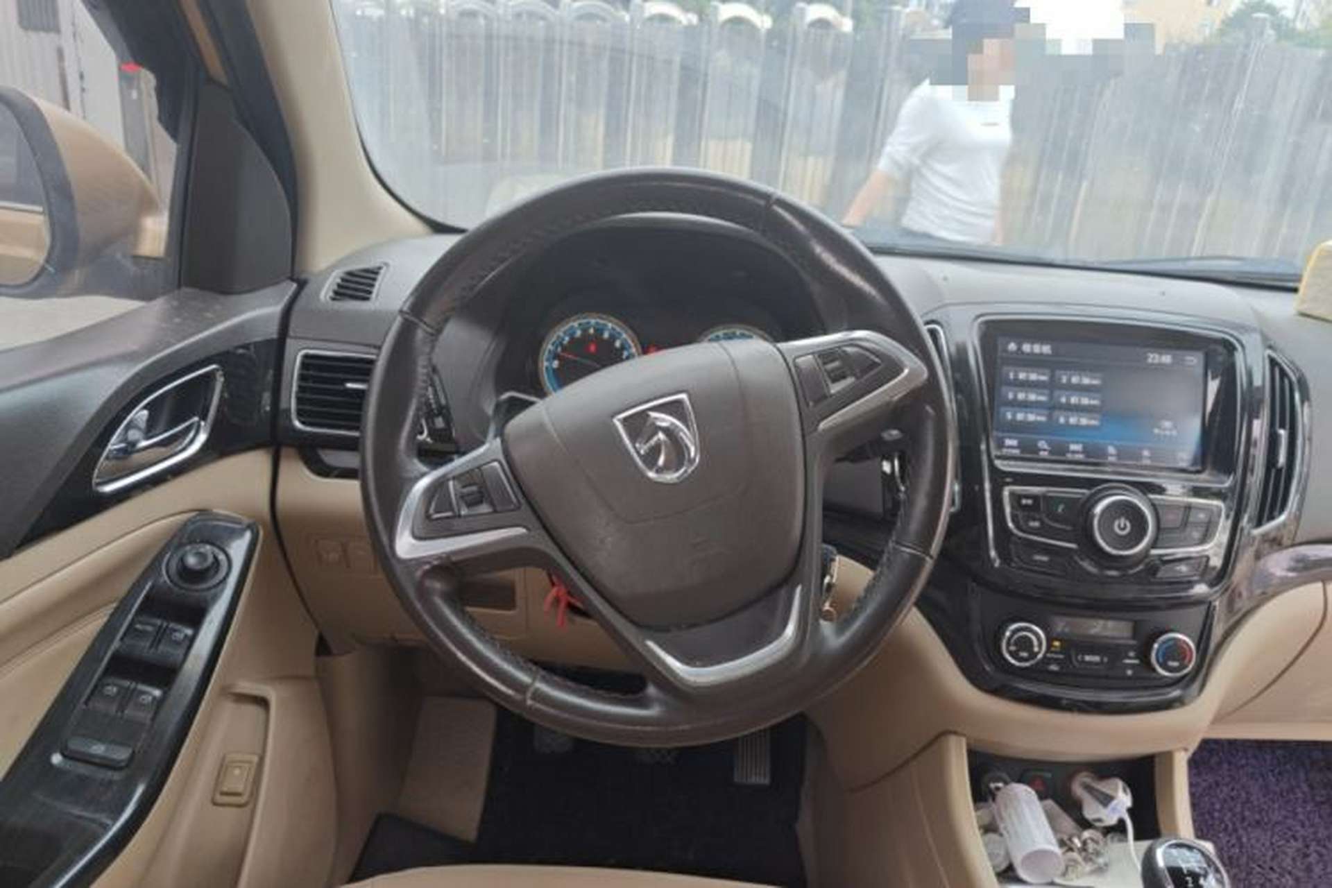 Used Baojun 730 2014 1.5L Manual Luxury Navigation ESP Version 7 Seats Steering Wheel