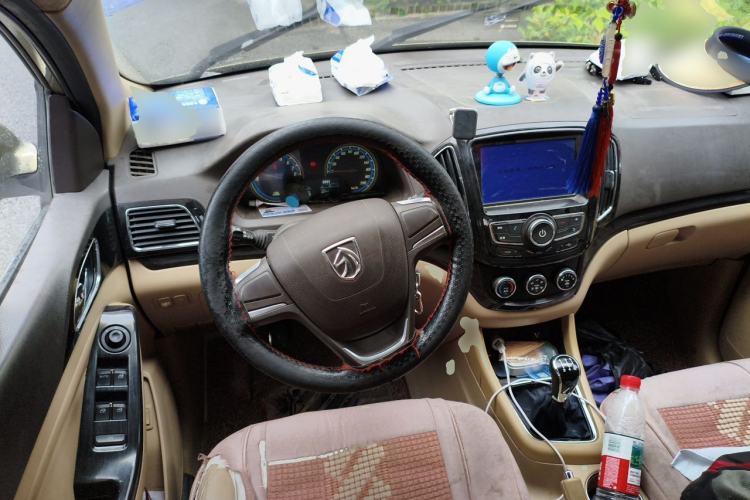Used Baojun 730 2014 1.5L manual Comfort version 7 seats Steering Wheel