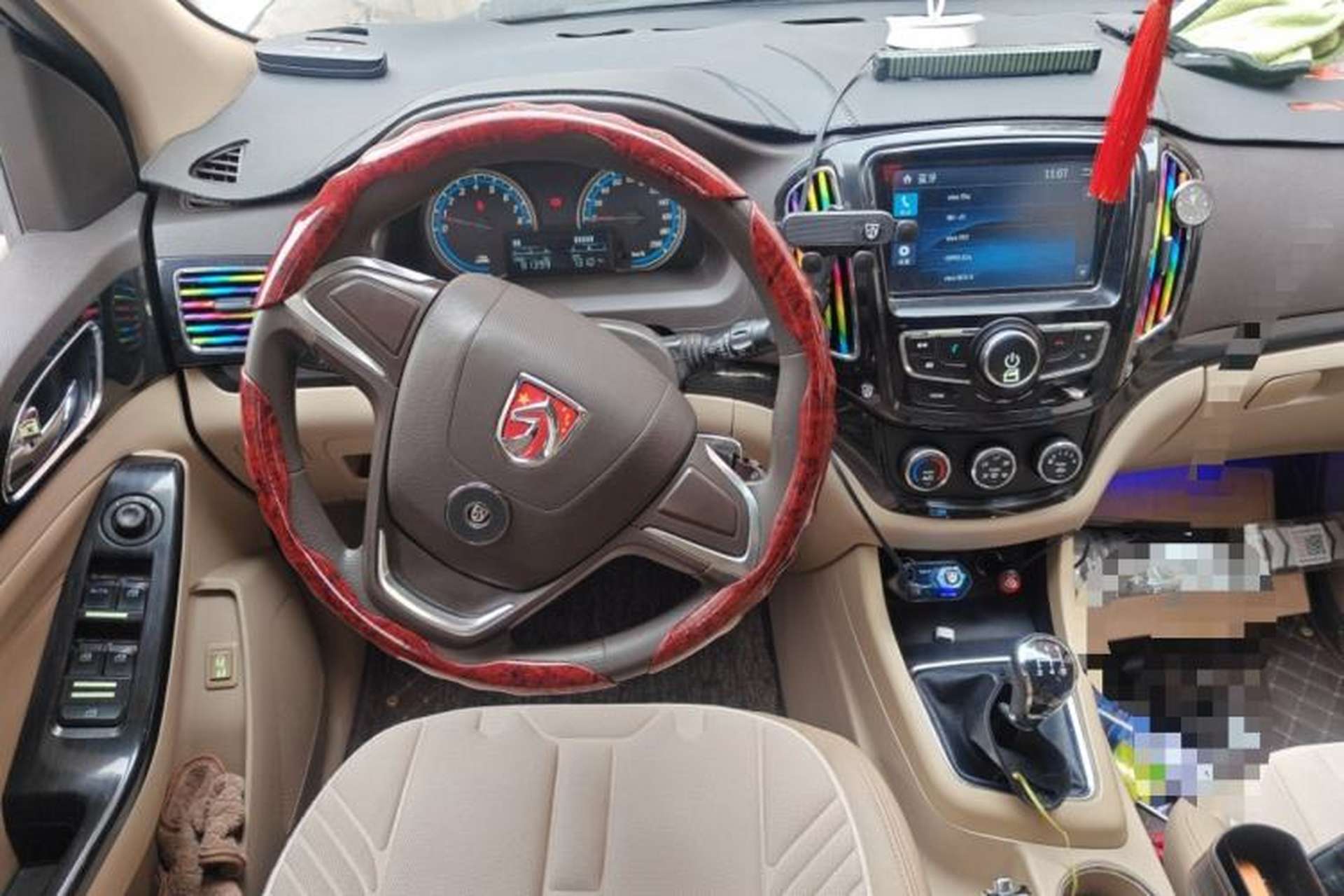 Used Baojun 730 2014 1.5L manual Comfort version 7 seats Steering Wheel