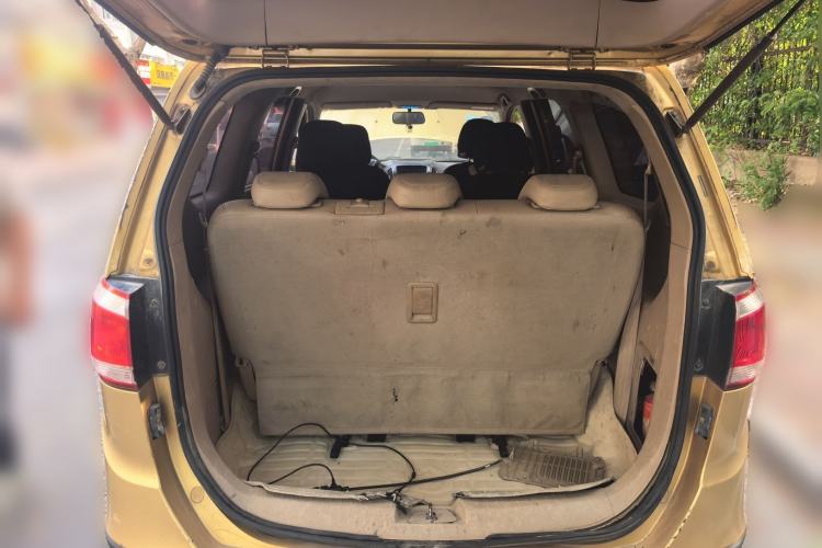 Used Baojun 730 2014 1.5L manual Comfort ESP version 7 seats Trunk