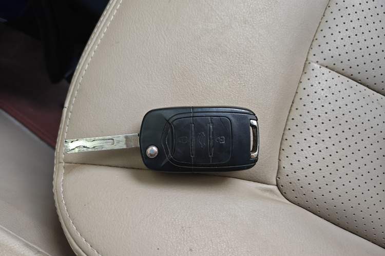 Used Baojun 730 2014 1.5L manual Comfort version 7 seats Vehicle Key