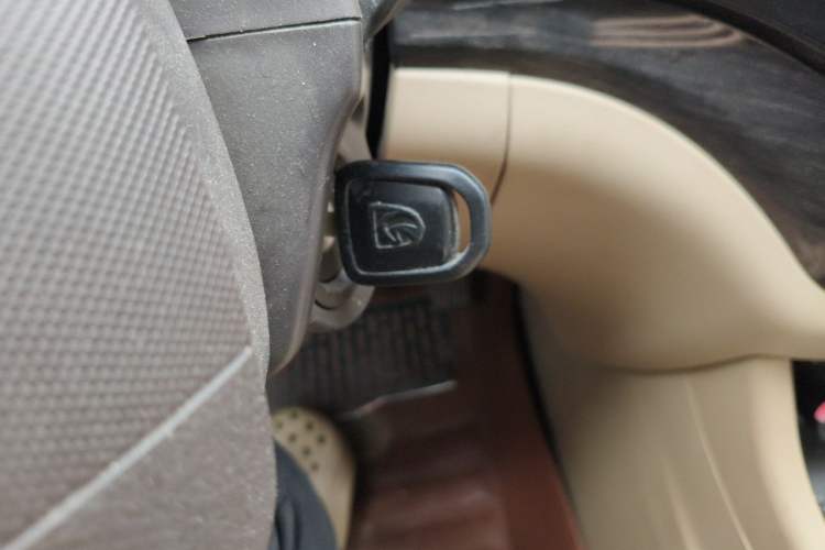 Used Baojun 730 2014 1.5L manual Comfort ESP version 7 seats Vehicle Key
