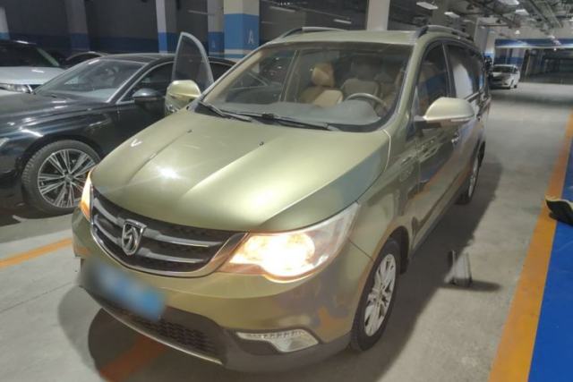 Used Baojun 730 2014 1.5L manual Comfort version 7 seats