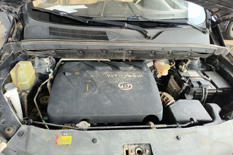 Used Baojun 730 2015 1.8L Manual Comfort ESP Version 7-seater Engine Bay