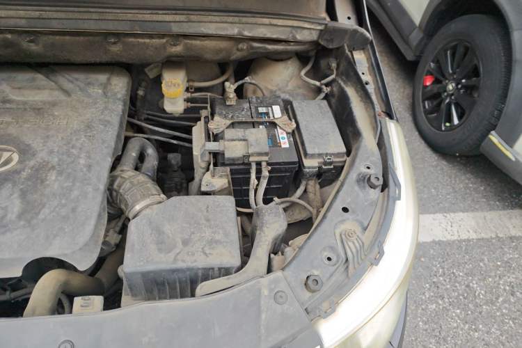 Used Baojun 730 2015 1.8L Manual Comfort ESP Version 7-seater Engine Bay Left
