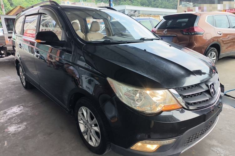 Used Baojun 730 2015 1.8L Manual Comfort ESP Version 7-seater Front Right 45 Deg