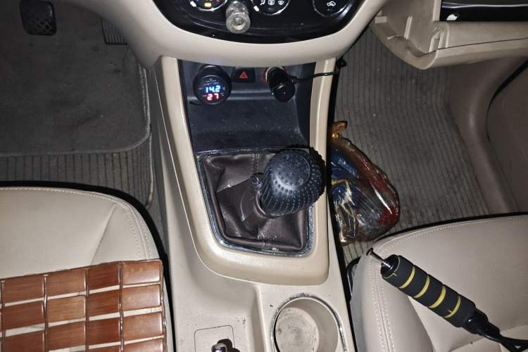 Used Baojun 730 2015 1.8L Manual Comfort ESP Version 7-seater Gear Lever