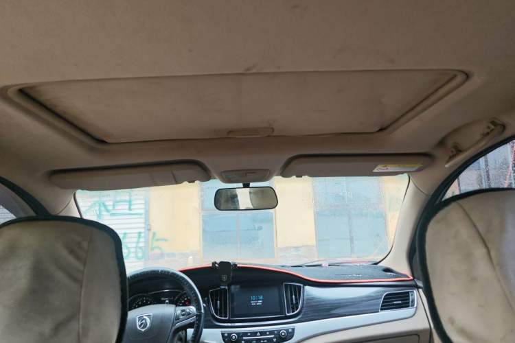 Used Baojun 730 2015 1.8L Manual Luxury Navigation ESP Version 7-seater Headliner