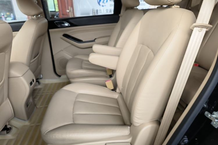Used Baojun 730 2015 1.8L Manual Comfort ESP Version 7-seater Left Rear Seat