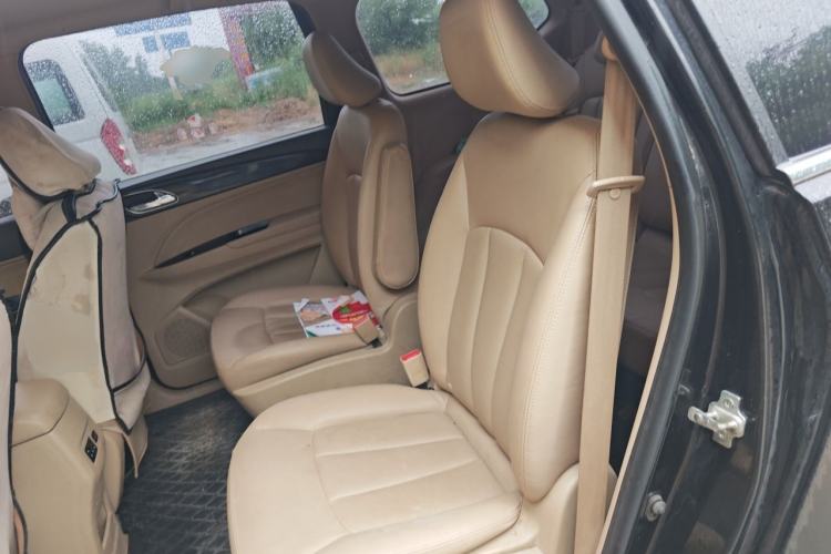 Used Baojun 730 2015 1.8L Manual Luxury Navigation ESP Version 7-seater Left Rear Seat