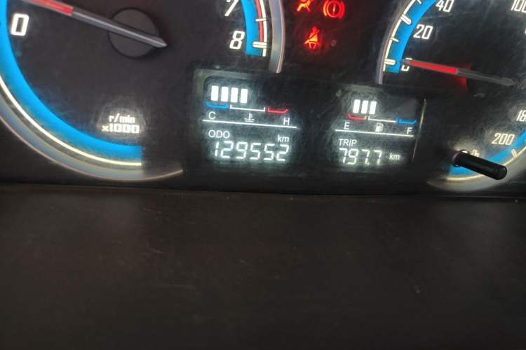 Used Baojun 730 2015 1.8L Manual Comfort ESP Version 7-seater Odometer Close Up