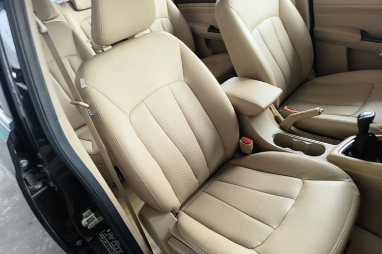 Used Baojun 730 2015 1.8L Manual Comfort ESP Version 7-seater Right Front Seat
