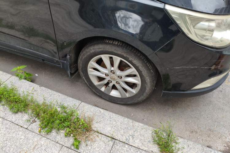 Used Baojun 730 2015 1.8L Manual Luxury Navigation ESP Version 7-seater Right Front Wheel Hub