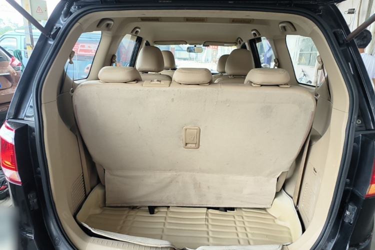 Used Baojun 730 2015 1.8L Manual Comfort ESP Version 7-seater Trunk