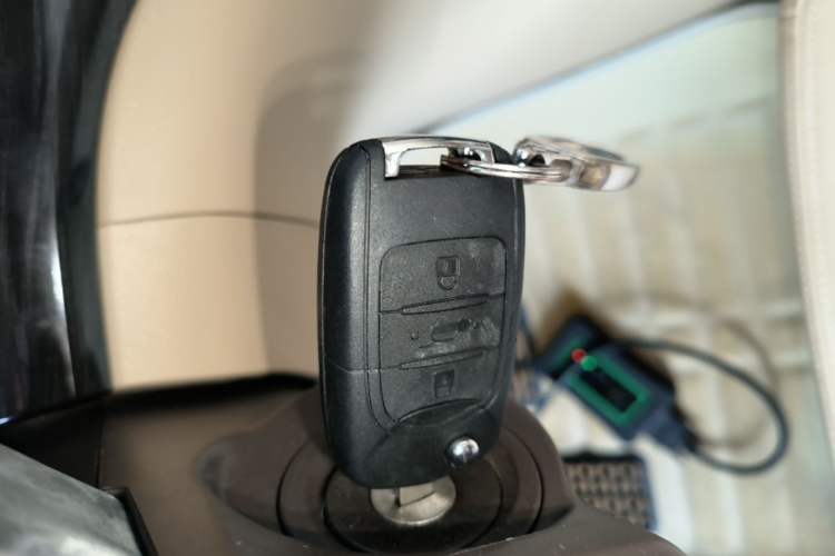 Used Baojun 730 2015 1.8L Manual Comfort ESP Version 7-seater Vehicle Key