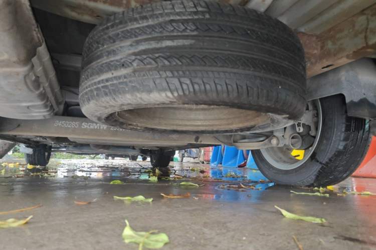 Used Baojun 730 2015 1.8L Manual Comfort ESP Version 7-seater Chassis Rear