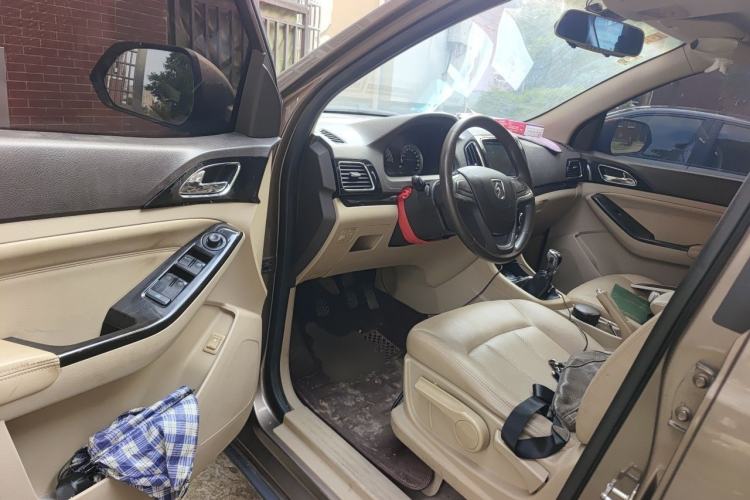 Used Baojun 730 2015 1.8L Manual Comfort ESP Version 7-seater Driver Seat