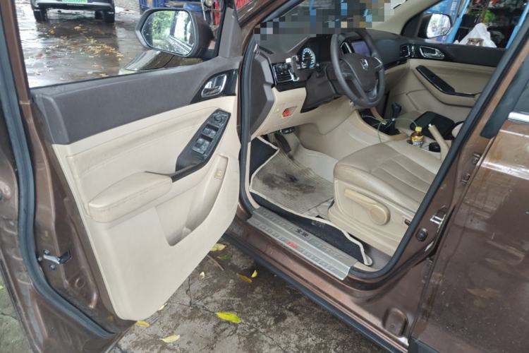 Used Baojun 730 2015 1.8L Manual Comfort ESP Version 7-seater Driver Seat