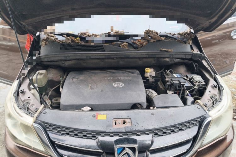 Used Baojun 730 2015 1.8L Manual Comfort ESP Version 7-seater Engine Bay