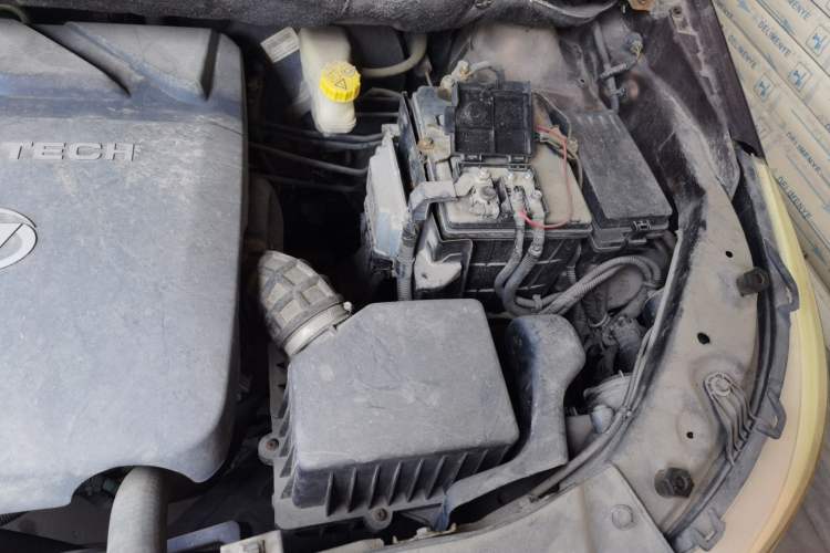 Used Baojun 730 2015 1.8L Manual Luxury Navigation ESP Version 7-seater Engine Bay Left
